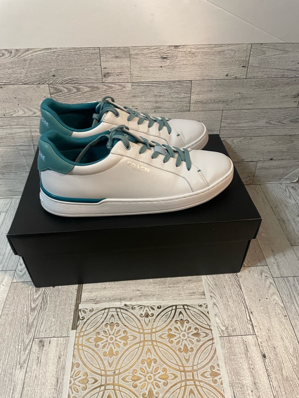 Coach clip White leather low top Sneakers with Teal women size 9 - Picture 5 of 10